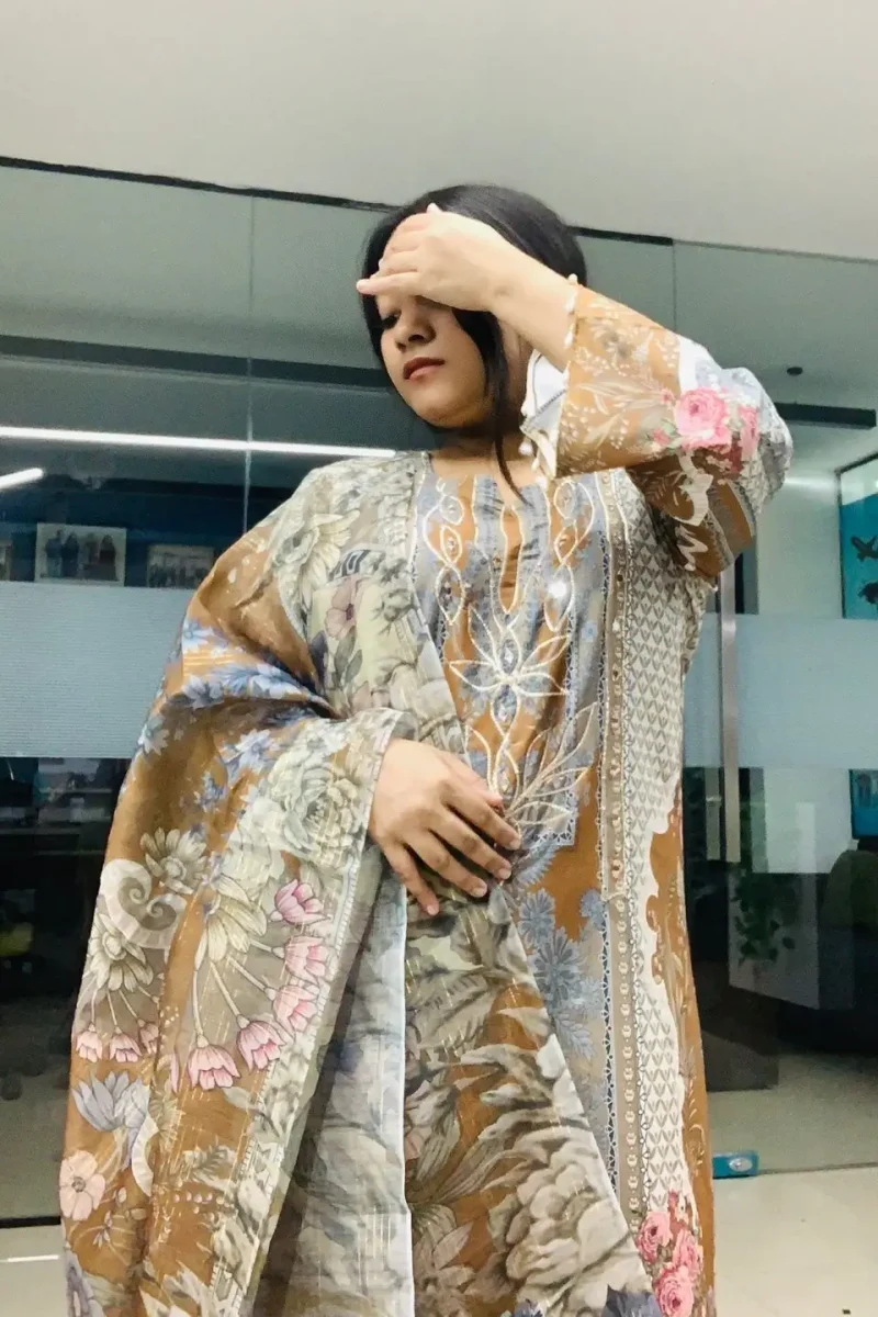 অরজিনাল দুবাই সিল্কের মাইক্রোস্টেজ এমব্রয়ডারি থ্রি পিস (ডিপ এস )