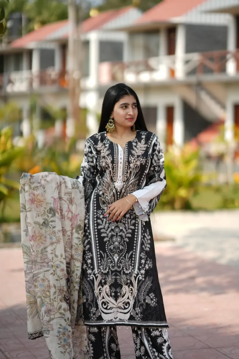 অরজিনাল দুবাই সিল্কের মাইক্রোস্টেজ এমব্রয়ডারি থ্রি পিস - কালো