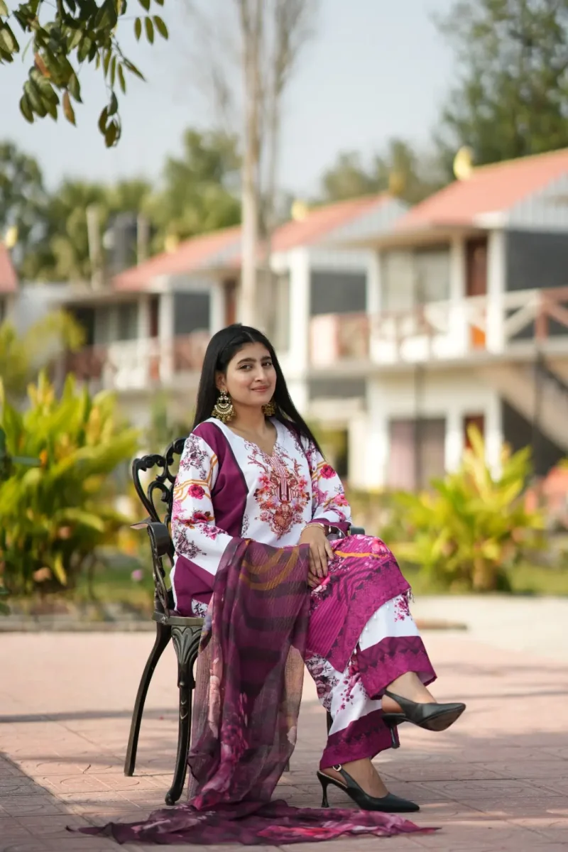 অরজিনাল দুবাই সিল্কের মাইক্রোস্টেজ থ্রি পিস - সাদা